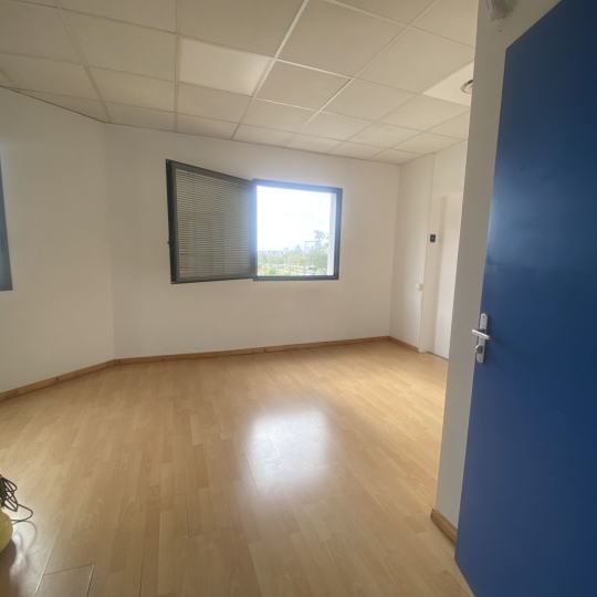  Annonces MARSEILLE 13EME : Local / Bureau | MARSEILLE (13013) | 68 m2 | 175 000 € 