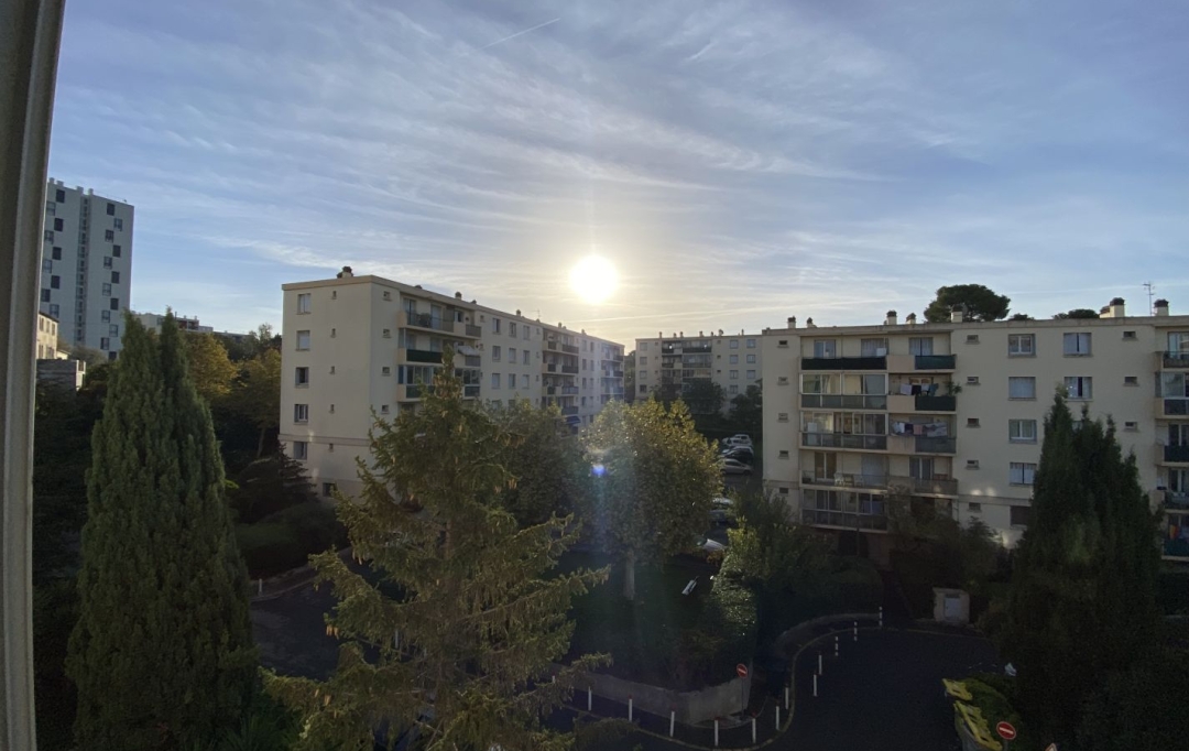 Annonces MARSEILLE 13EME : Appartement | MARSEILLE (13013) | 64 m2 | 125 000 € 