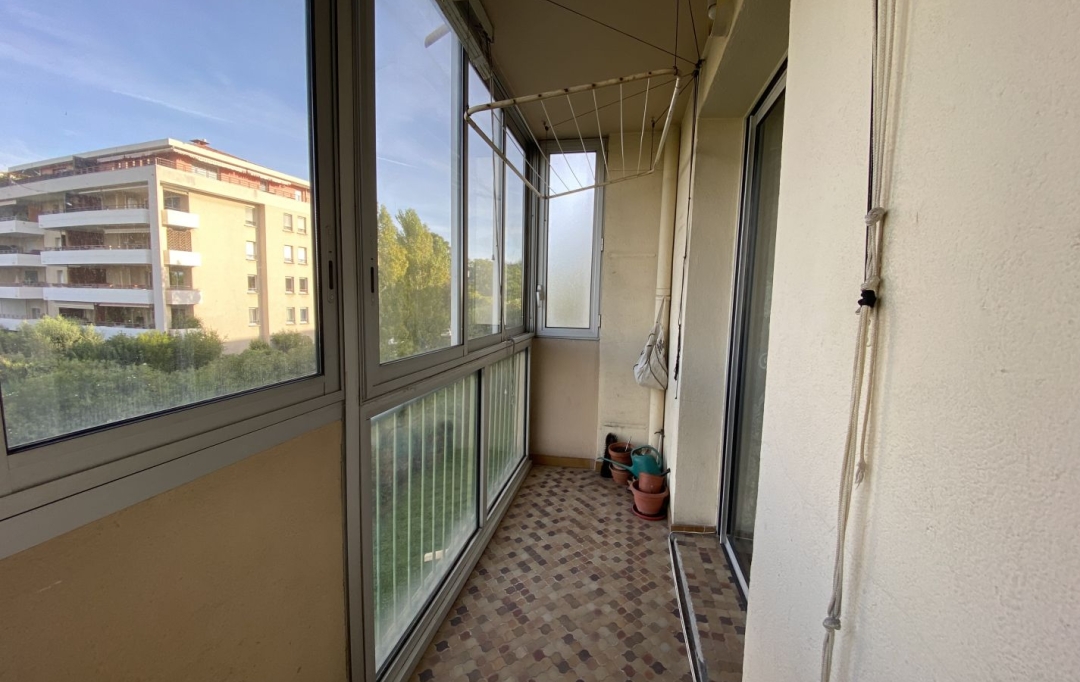 Annonces MARSEILLE 13EME : Appartement | MARSEILLE (13013) | 64 m2 | 125 000 € 