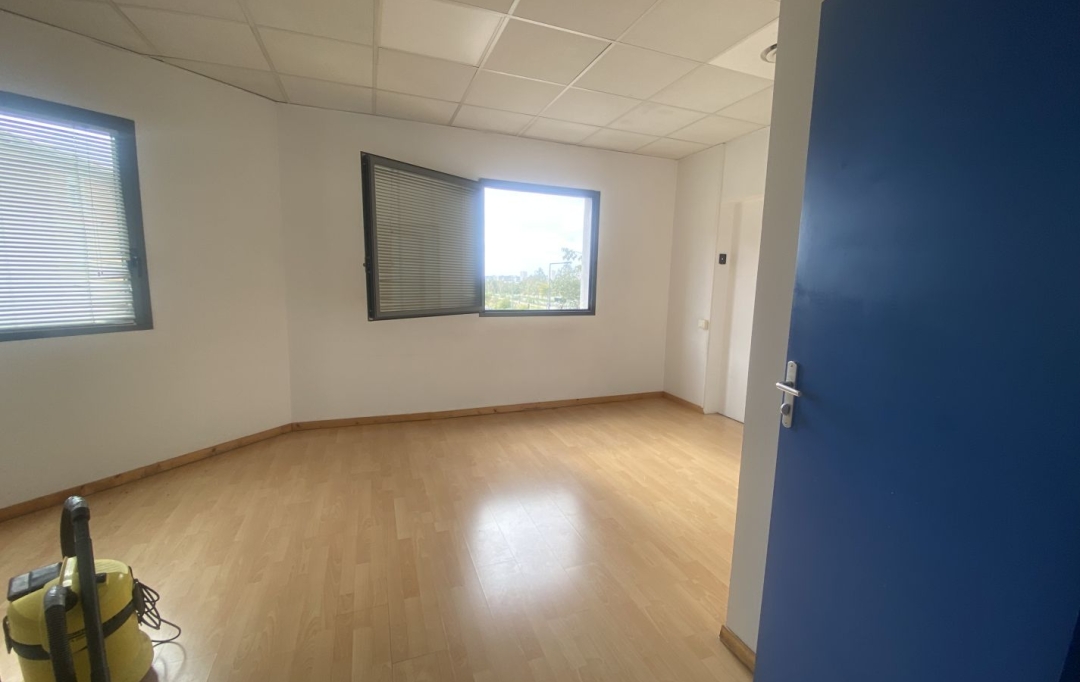 Annonces MARSEILLE 13EME : Local / Bureau | MARSEILLE (13013) | 68 m2 | 175 000 € 